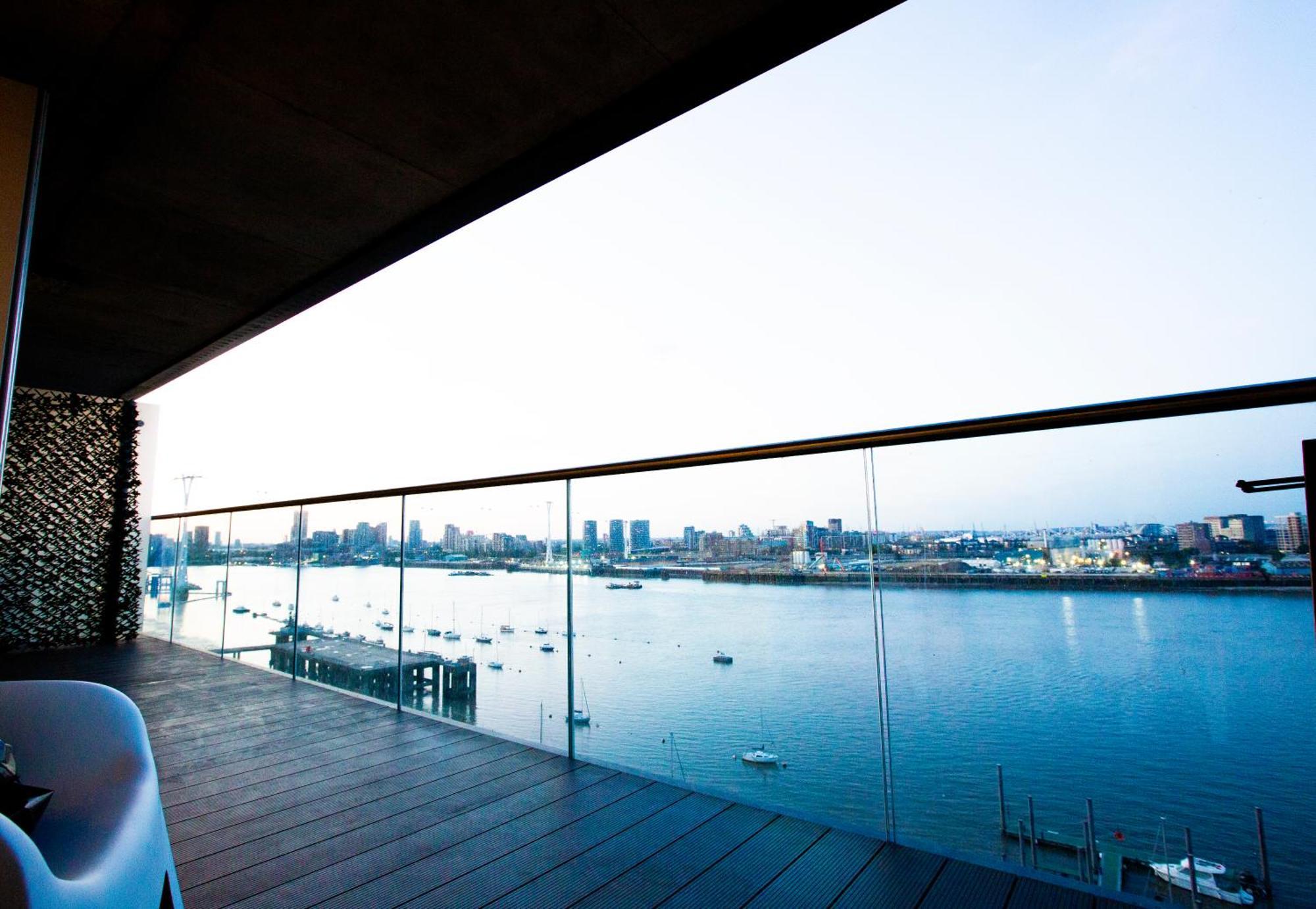 Waterfront- London Greenwich O2 Arena 2 Bed Flat ภายนอก รูปภาพ