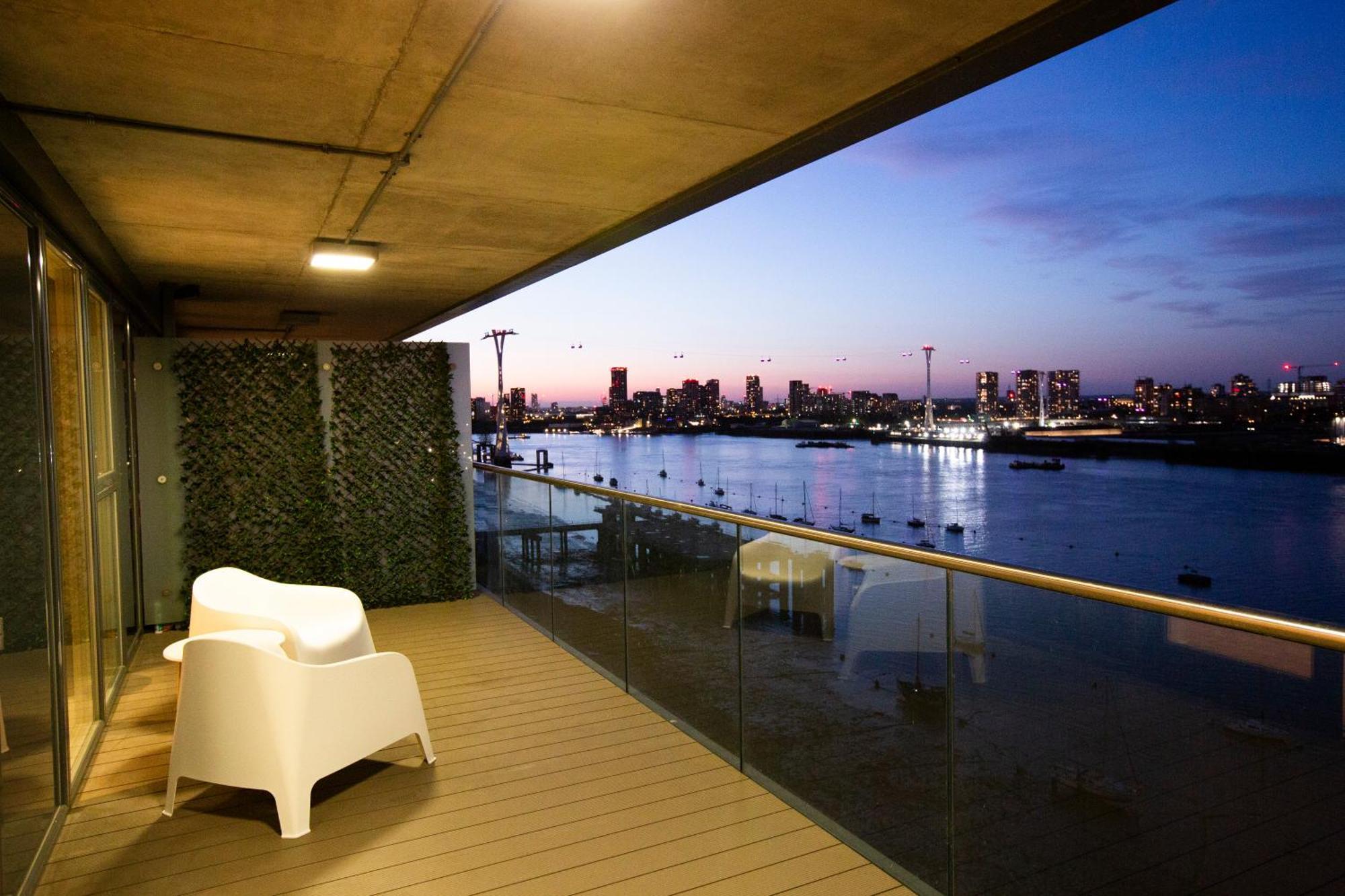 Waterfront- London Greenwich O2 Arena 2 Bed Flat ภายนอก รูปภาพ