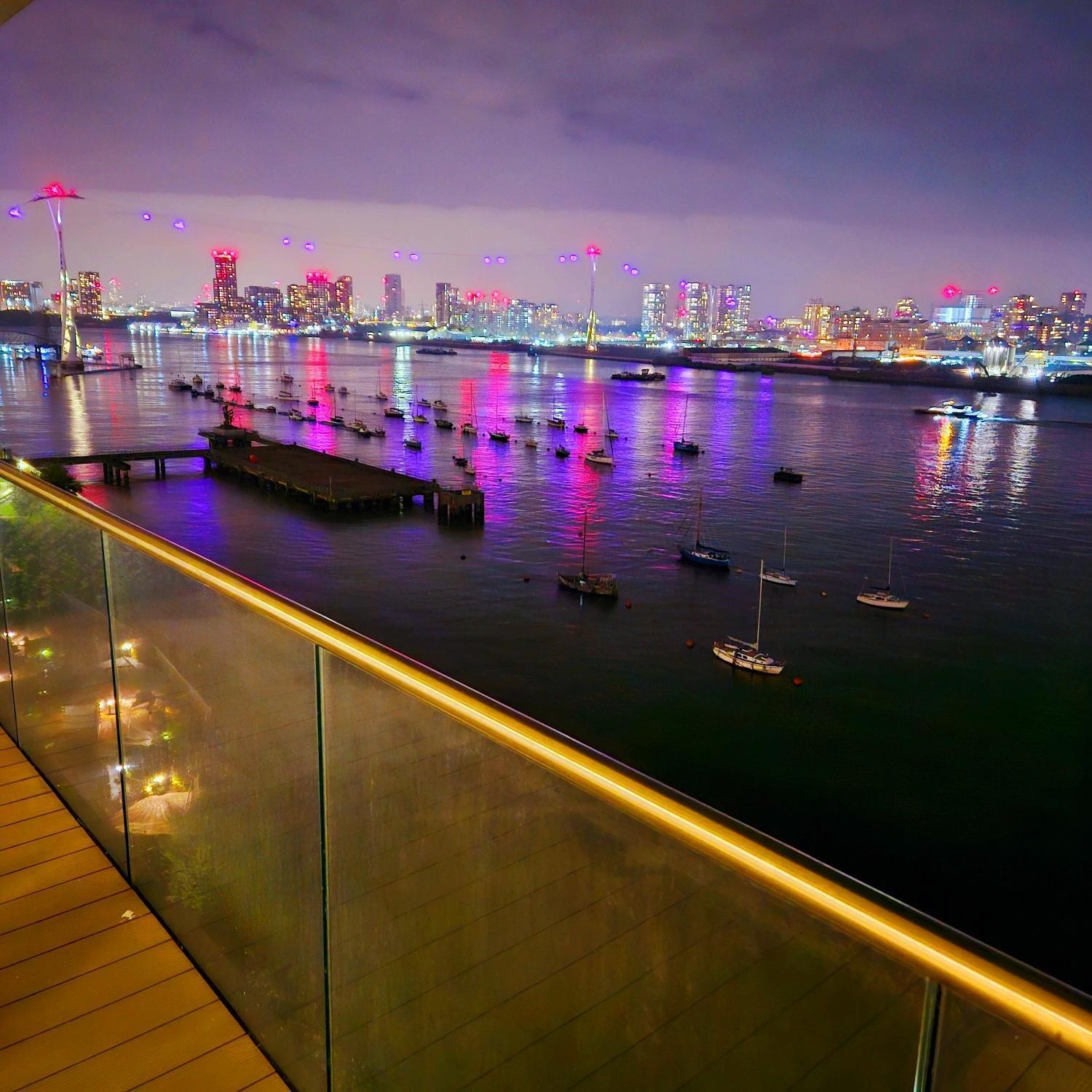 Waterfront- London Greenwich O2 Arena 2 Bed Flat ภายนอก รูปภาพ